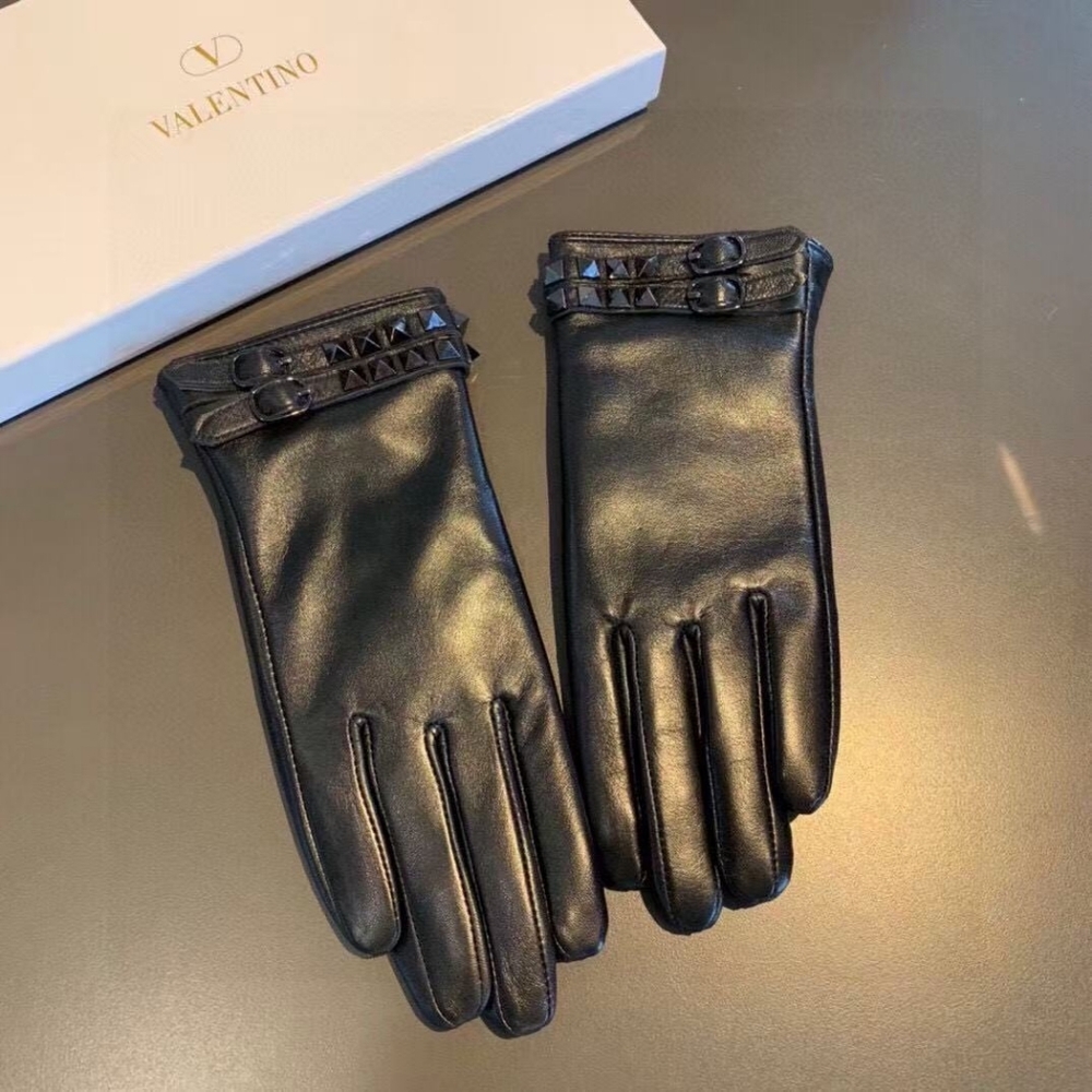Valentino Rockstud Leather Gloves